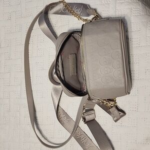 Grey Skull Crossbody